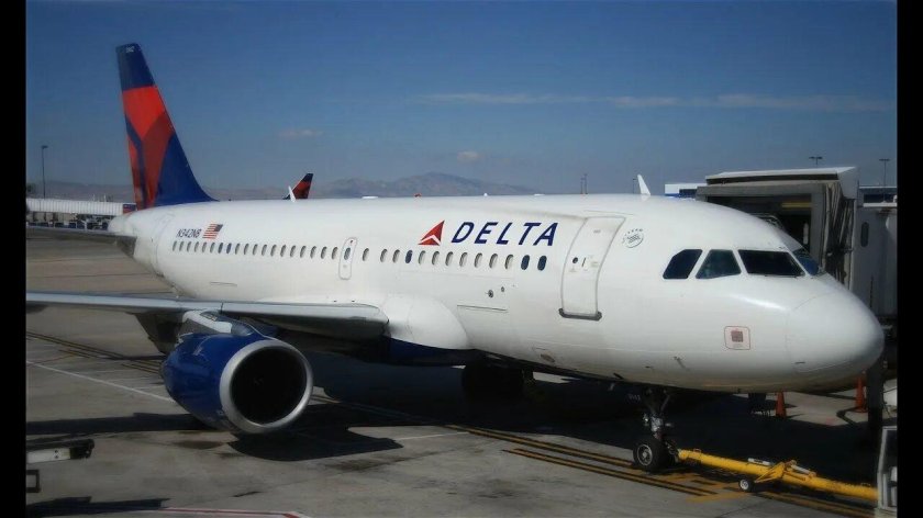 Самолёт Дельта Эйрлайнс