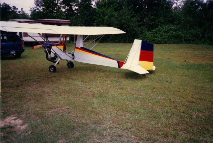 Самолет блоха 210