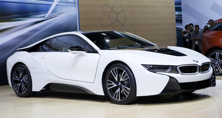 BMW спорткар i8