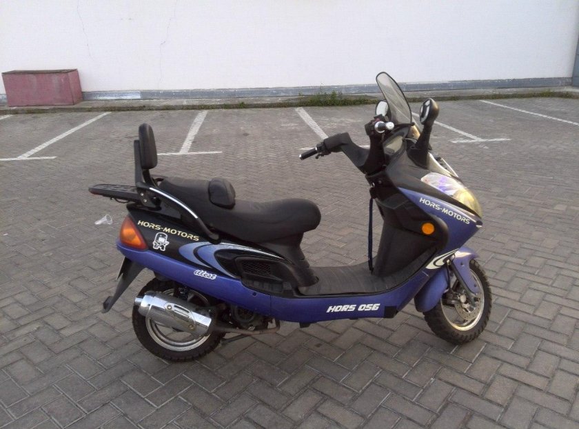 Скутер hors 056