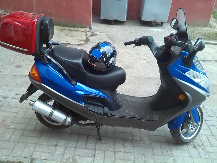 Скутер hors 056