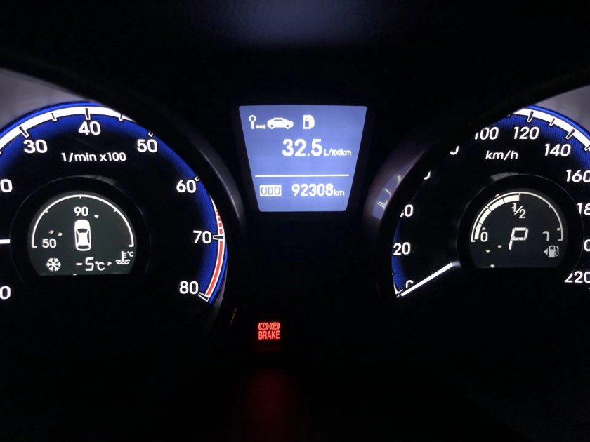 Как узнать на экране запас топлива на Хендай ix35