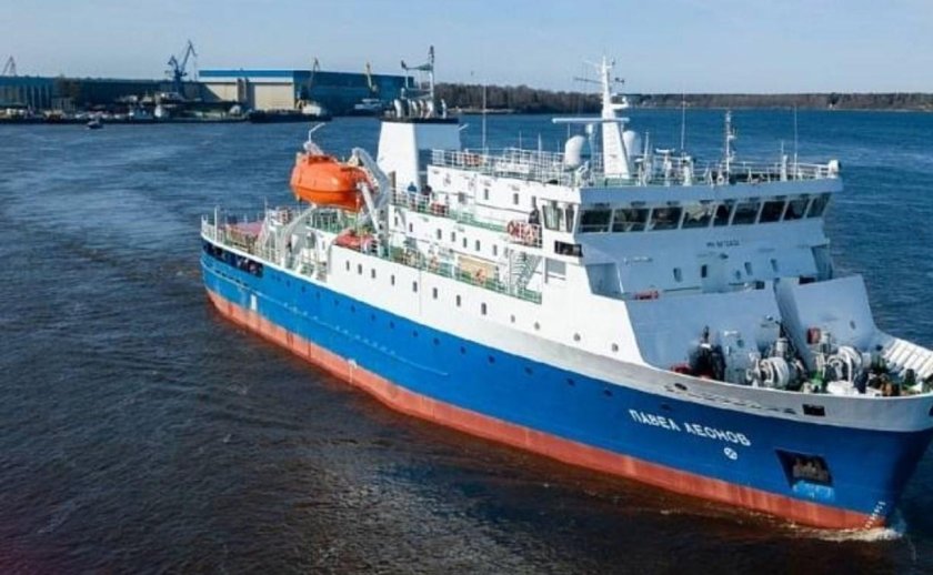 Судно Павел Леонов грузопассажирское
