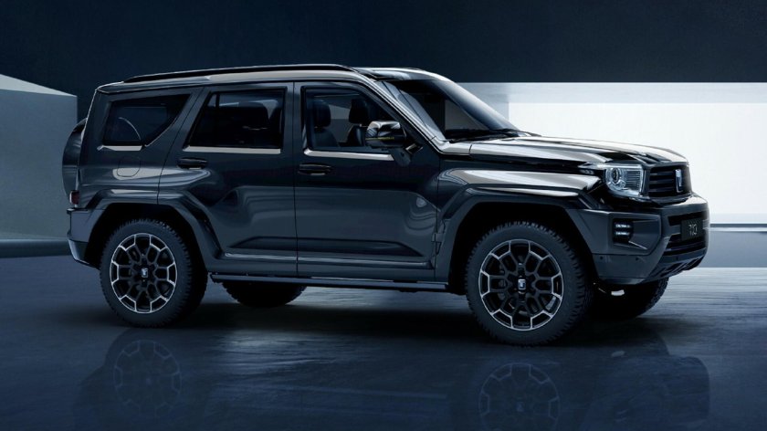 Машина Tank 700