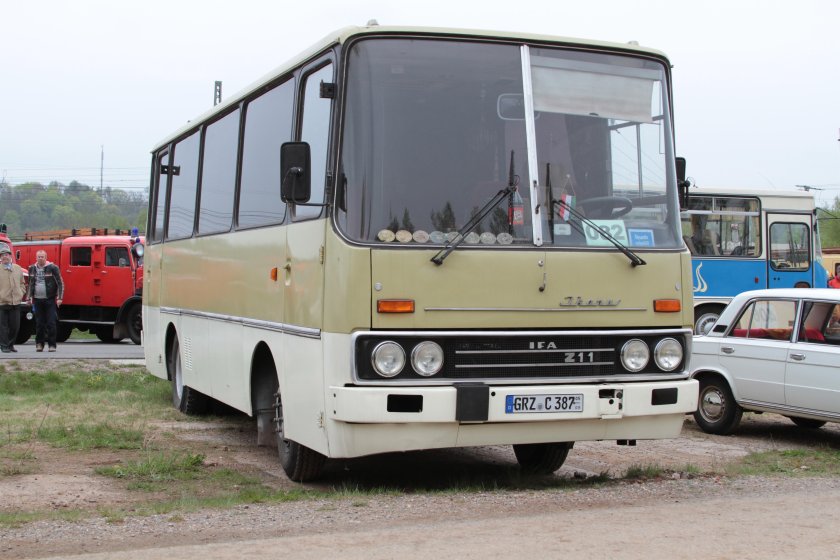 Икарус 211 модель