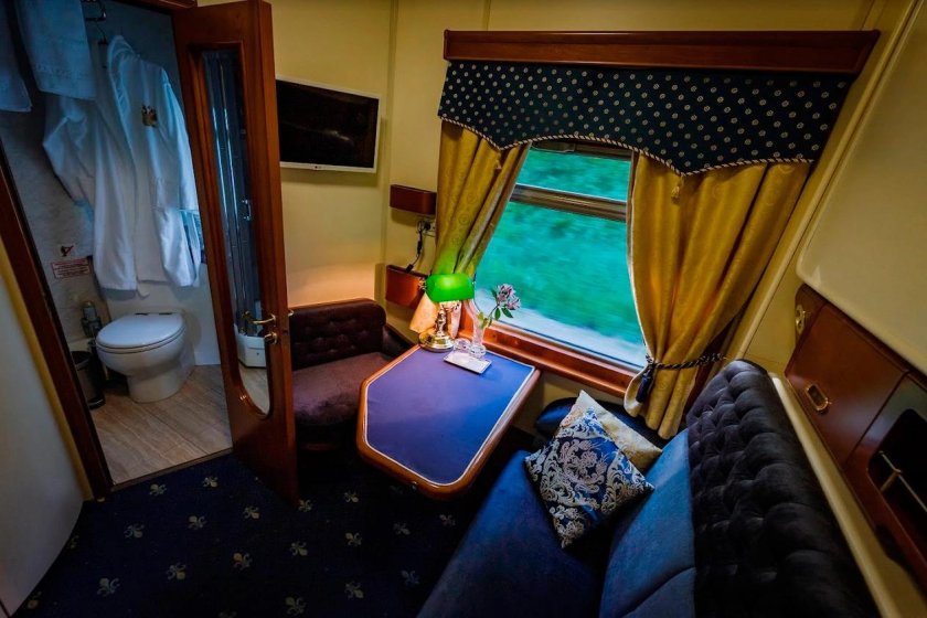 Турпоезд золотой Орел Люкс