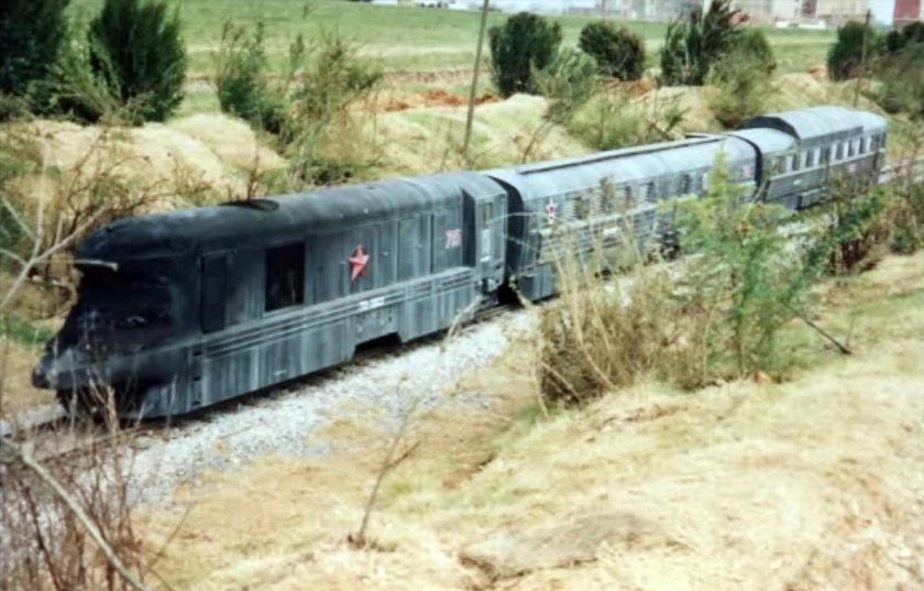 Бронепоезд Джеймс Бонд