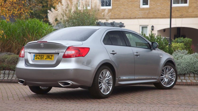 Сузуки седан Кизаши