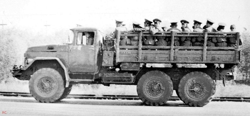 ЗИЛ-137 С активным полуприцепом