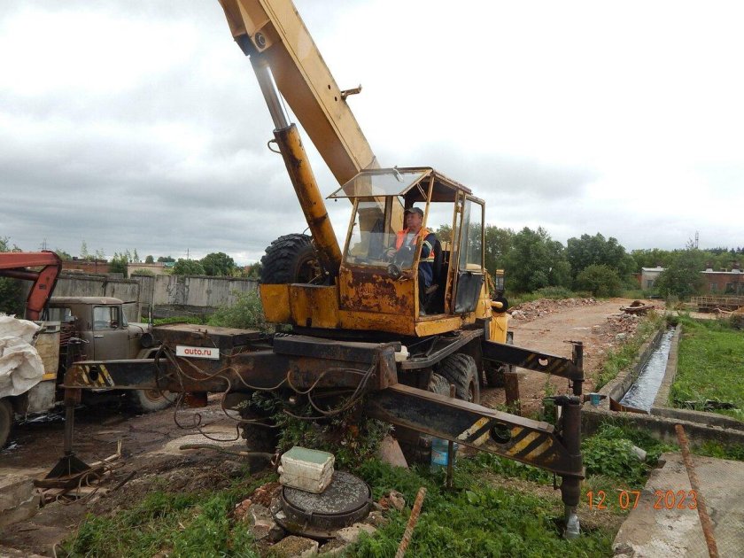 Экскаватор NOBAS UB 1233-1