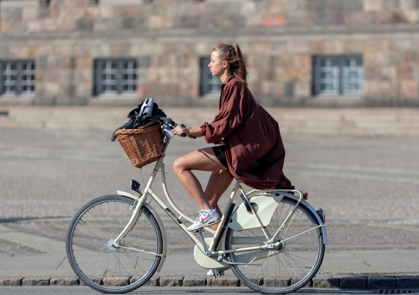 Человек на велосипеде