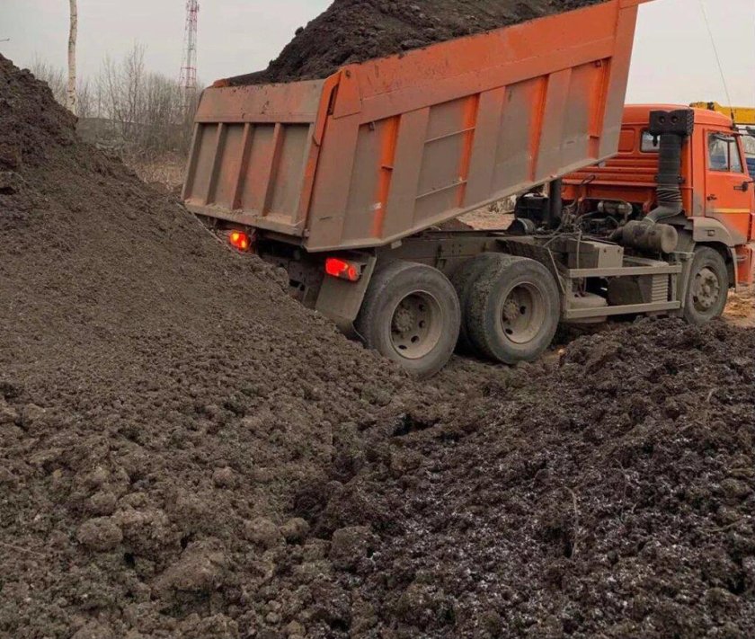 КАМАЗ С грунтом