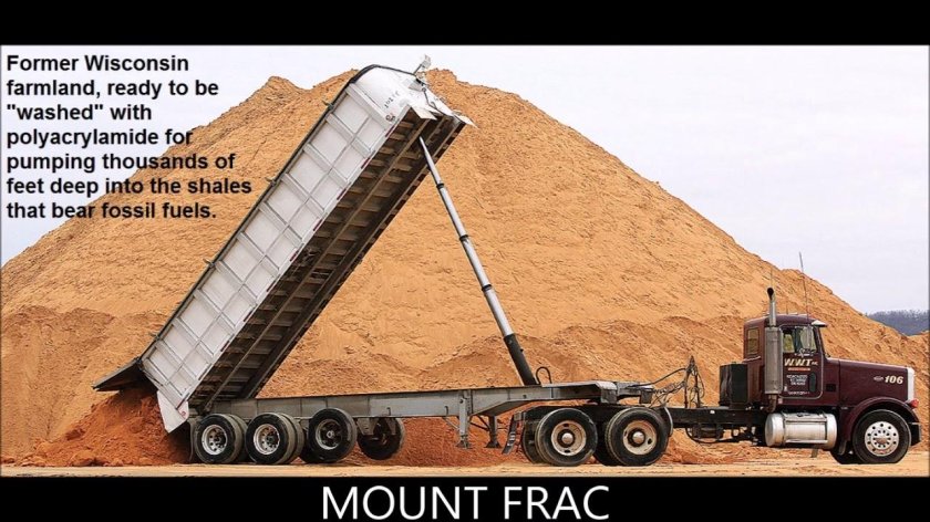 Самосвал с песком