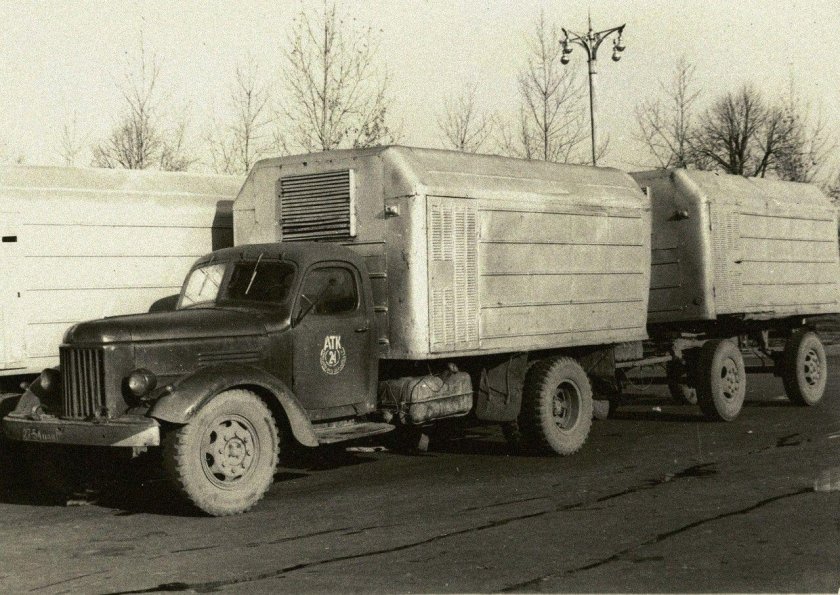 ЗИЛ 130 ЛУМЗ 890