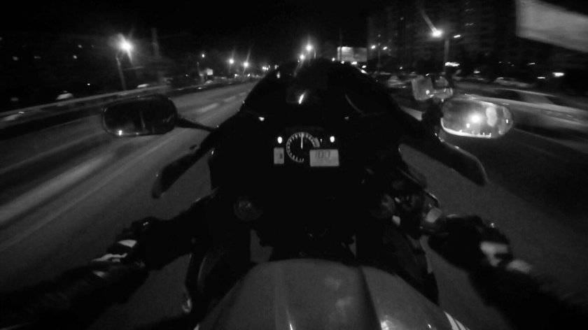 Мотоцикл ночью