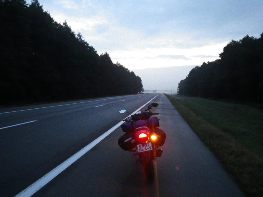 Мотоцикл ночь дорога