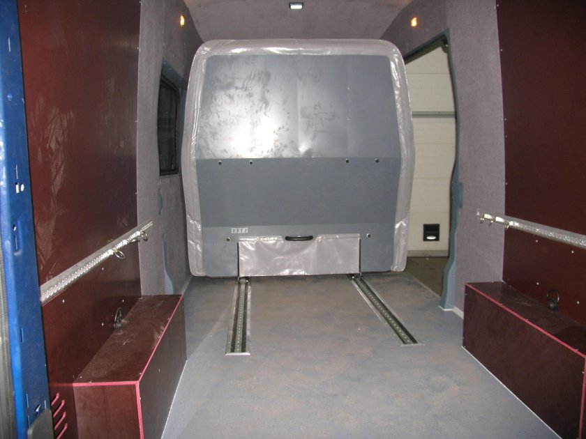 Переделка салона микроавтобуса Форд Транзит