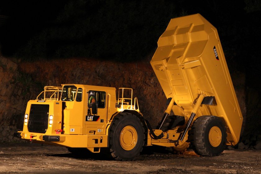 Автосамосвал Caterpillar ad30