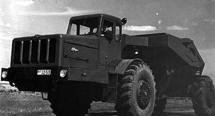 Одноосный тягач МАЗ-529