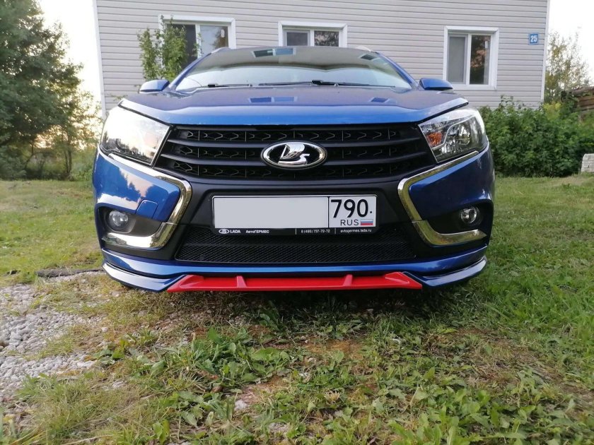 Сплиттер переднего бампера Веста