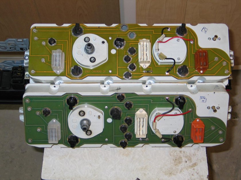 Плата панели приборов ВАЗ 2107