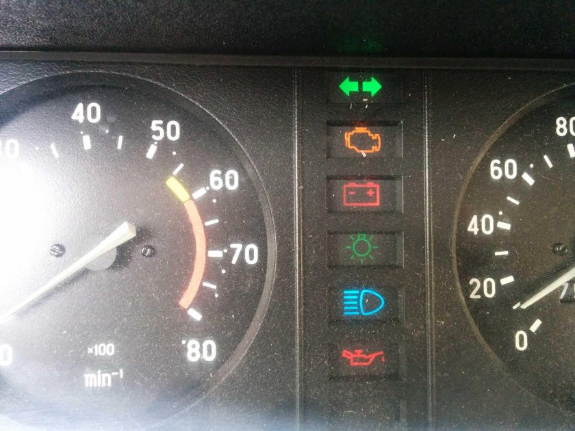Сигнальная лампа check engine ВАЗ 2107