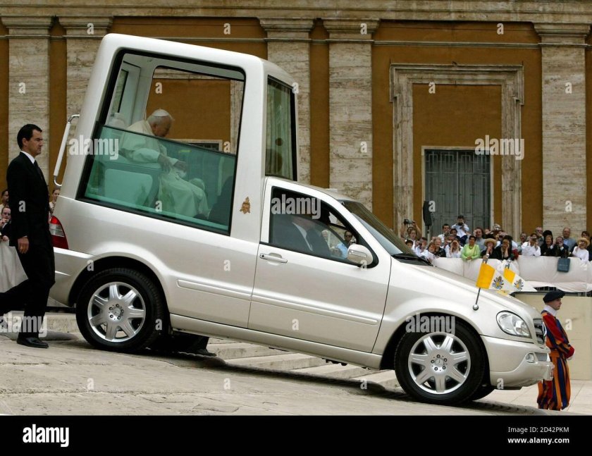 Папамобиль Ватикан