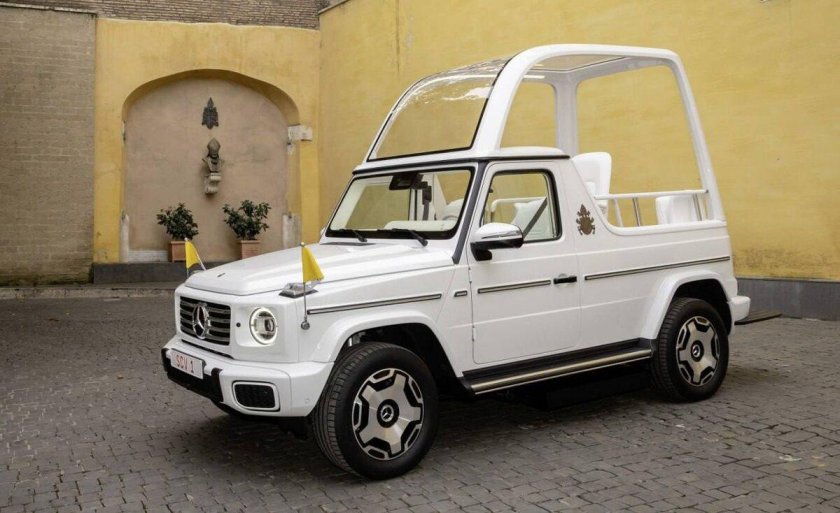 Папамобиль папы римского