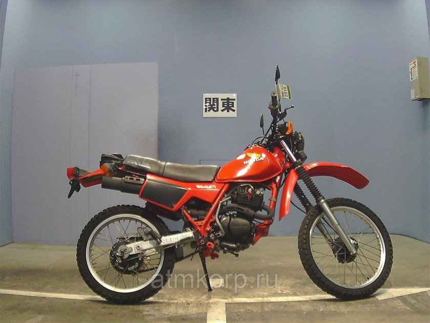 Мотоцикл Хонда эндуро 200 кубов