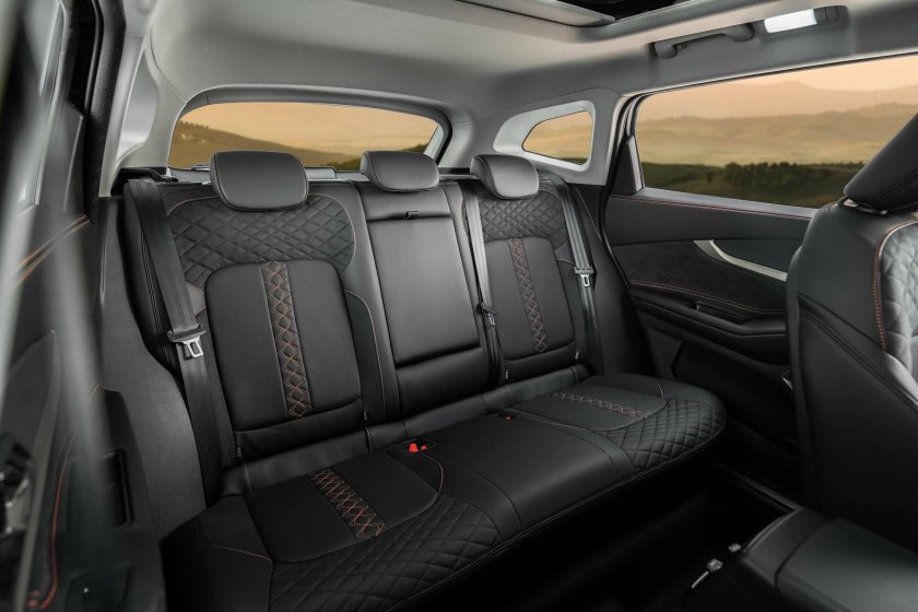 Exceed VX 2022 салон сзади