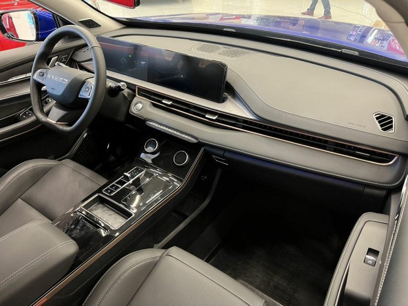 Exeed LX 2022 интерьер