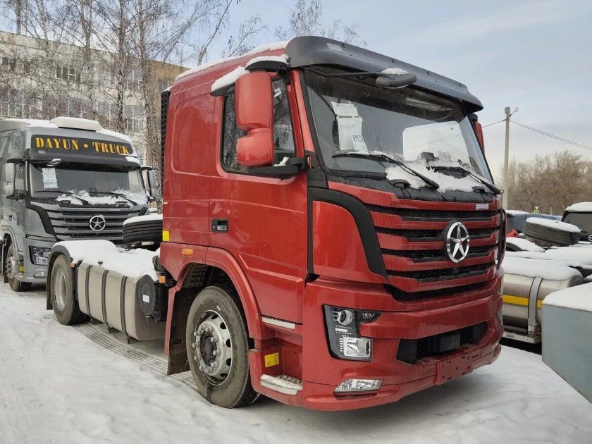 Спецтягачи кортовые