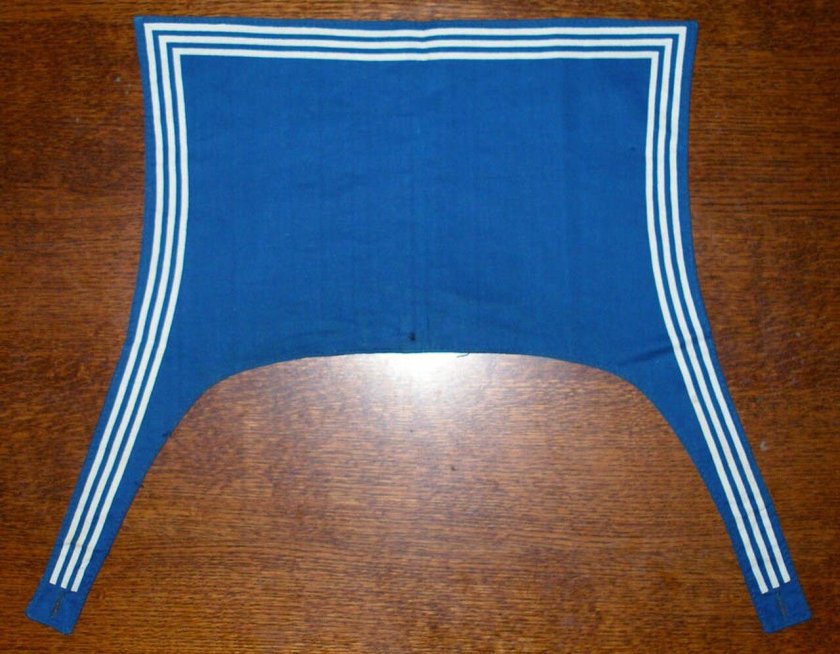 Гюйс воротник на моряке