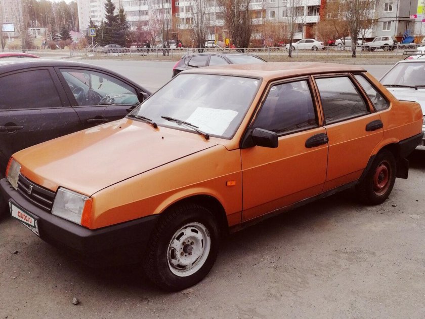 ВАЗ 21099 оранжевая