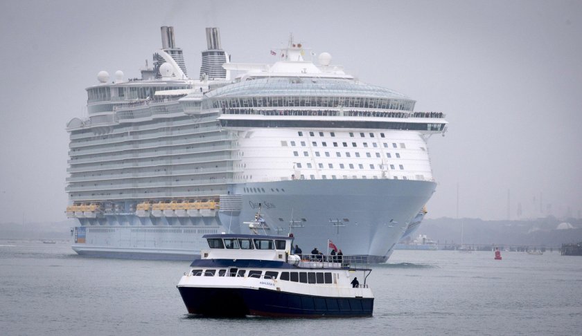 Оазис морей круизный лайнер