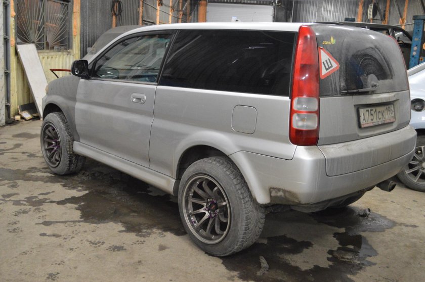 Honda HR-V на r-20 колесах