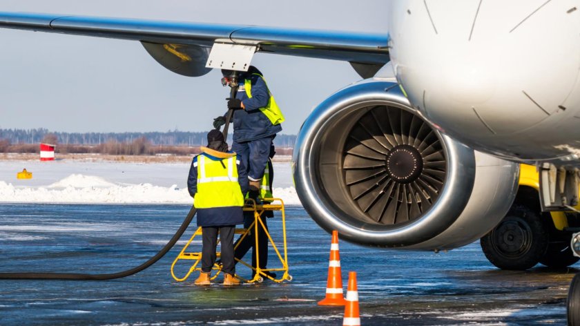 Дозаправка пассажирского самолета