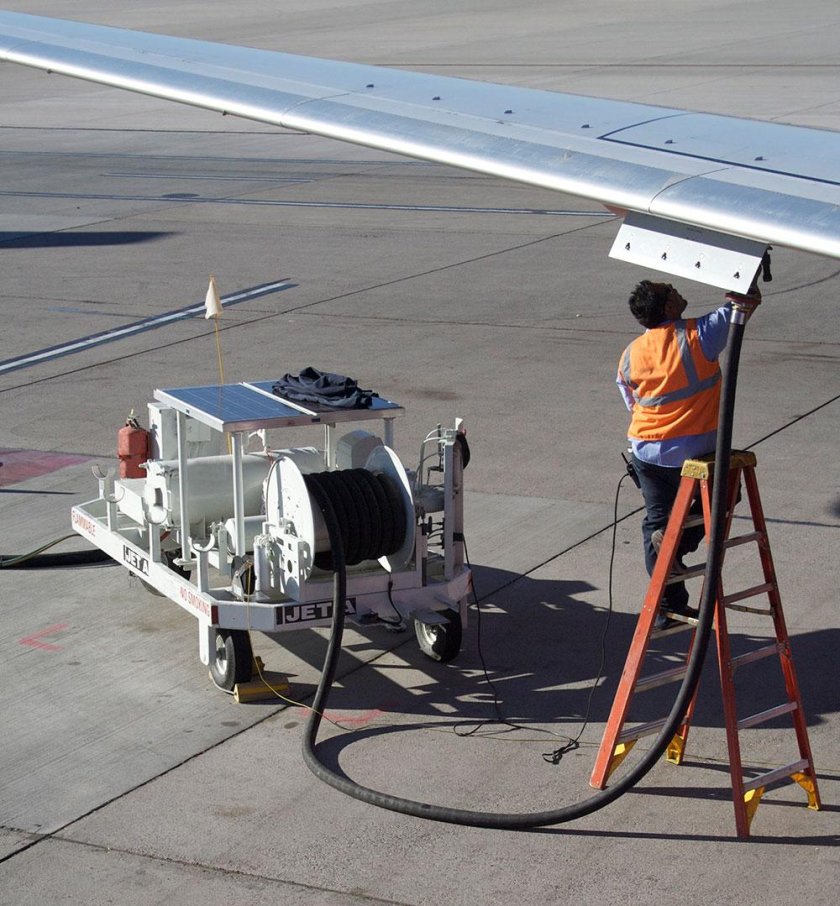 Заправка малой авиации