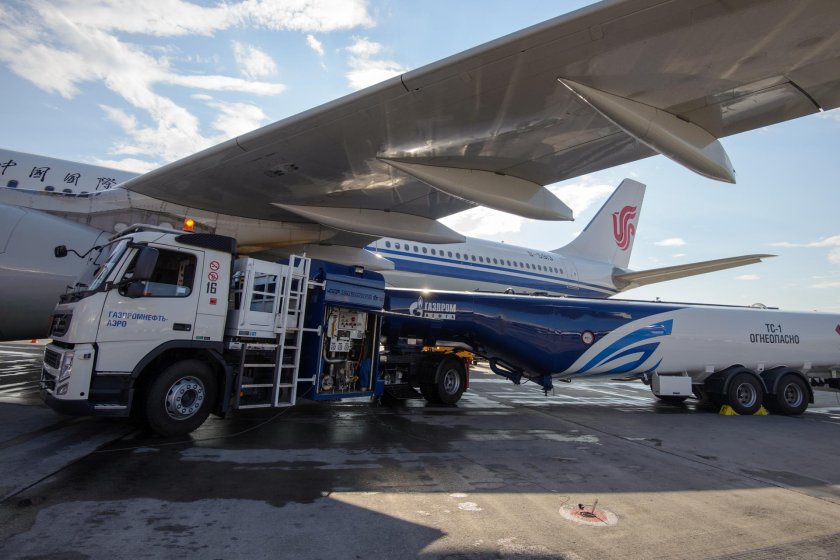 Топливозаправщики Газпромнефть-Аэро