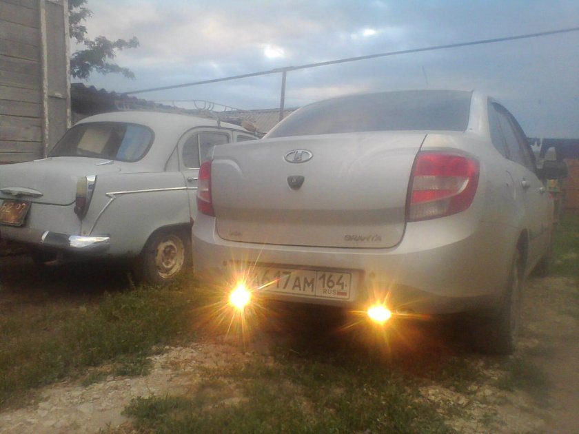 Фонарь заднего хода Гранта седан