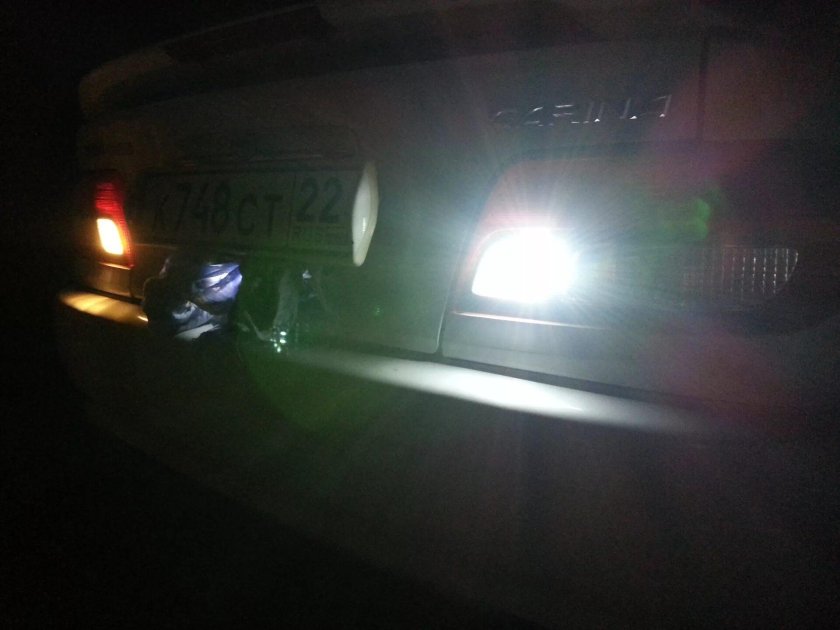 Тойота Карина ат211 задний фонарь лампы