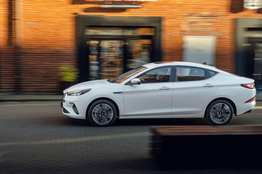 Лифтбек JAC j7