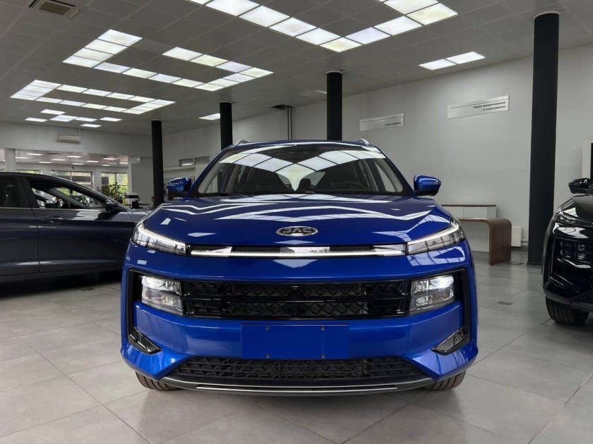 JAC js6 синего цвета