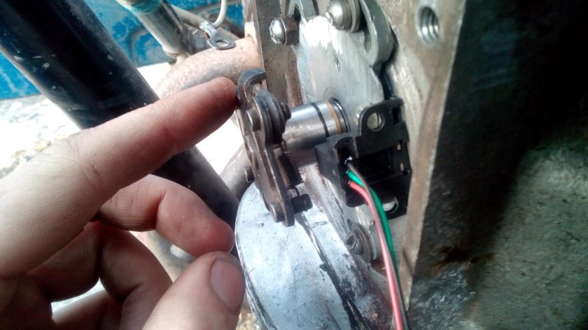 БСЗ на мотоцикл Урал датчик