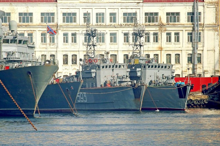 Тральщик БТ 215