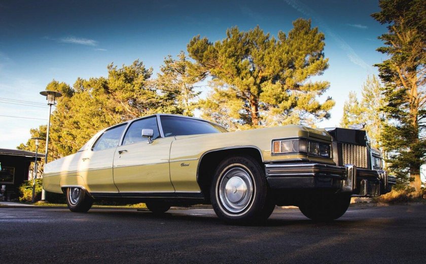 Cadillac Fleetwood 1975
