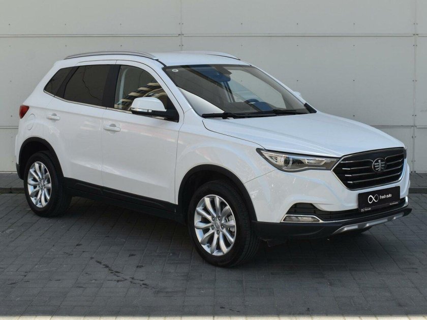 Белый FAW Besturn x40