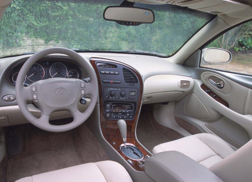 Олдсмобиль Аврора 2000