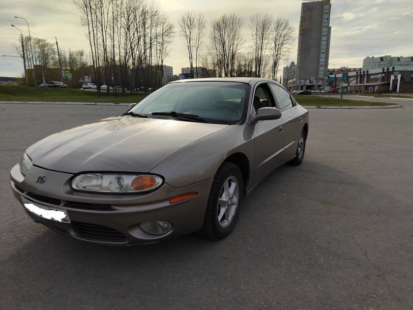 Oldsmobile Aurora 2002