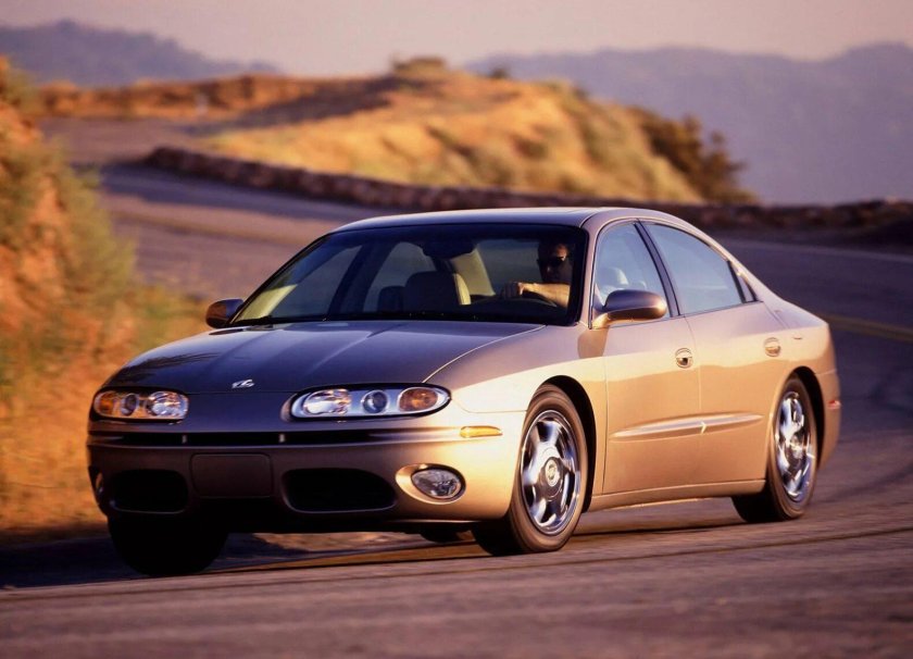 Oldsmobile Aurora 2000